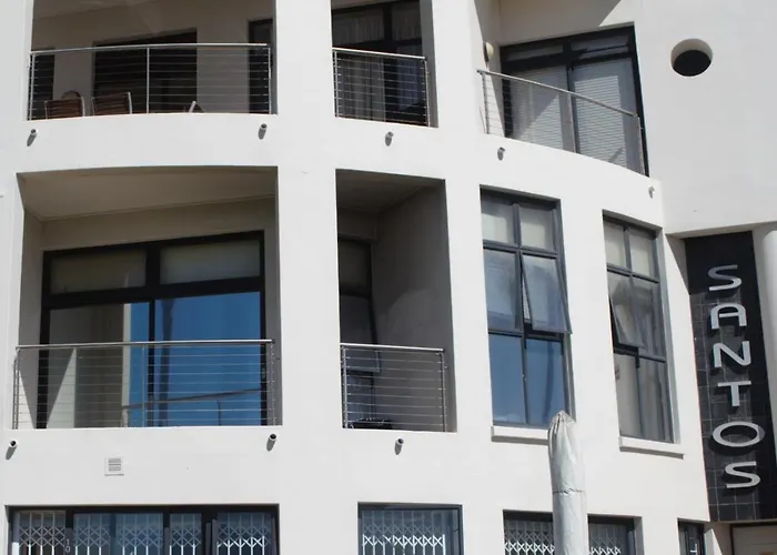 Point Village Accommodation - Santos 18